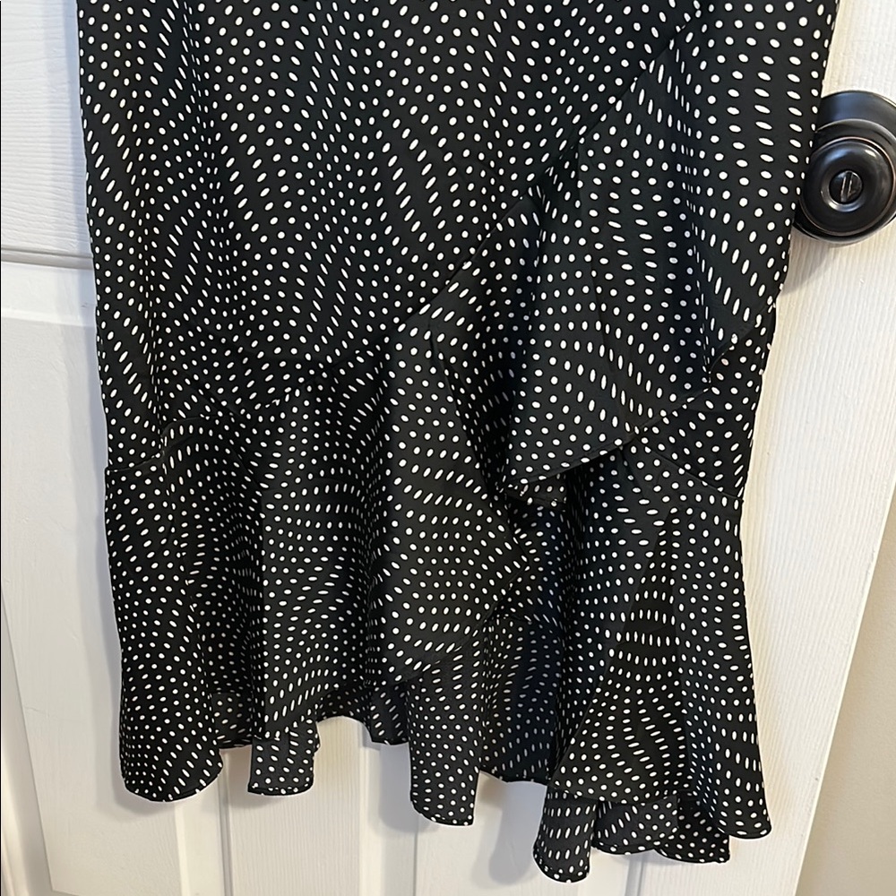 NWT Express Black and White Midi Sundress with loose ruffle sleeves - Picture 5 of 7